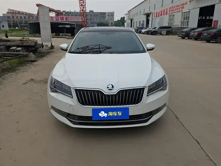 Skoda Superb TSI330 DSG Comfort CN-V