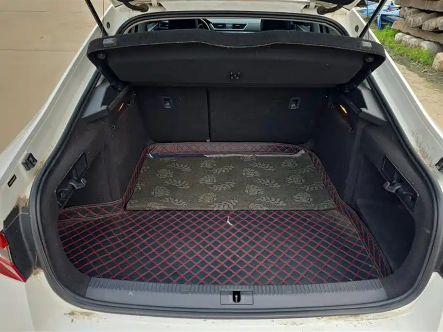 Superb TSI330 DSG Comfort CN-V