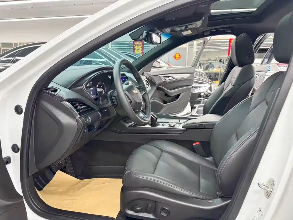 Cadillac CT5 28 T Luxury (Standard)