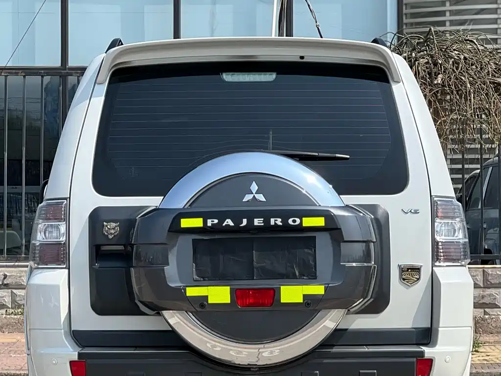 Pajero (Import) 3.0 L Auto Standard