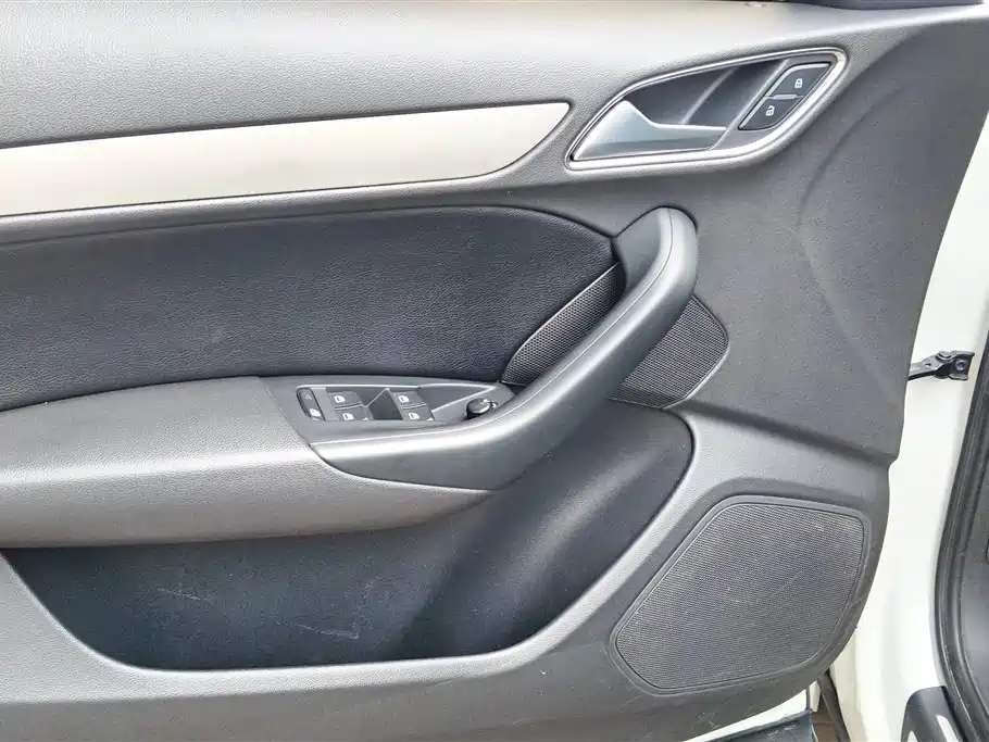 Audi Q3 30 TFSI Collector Smart Leading