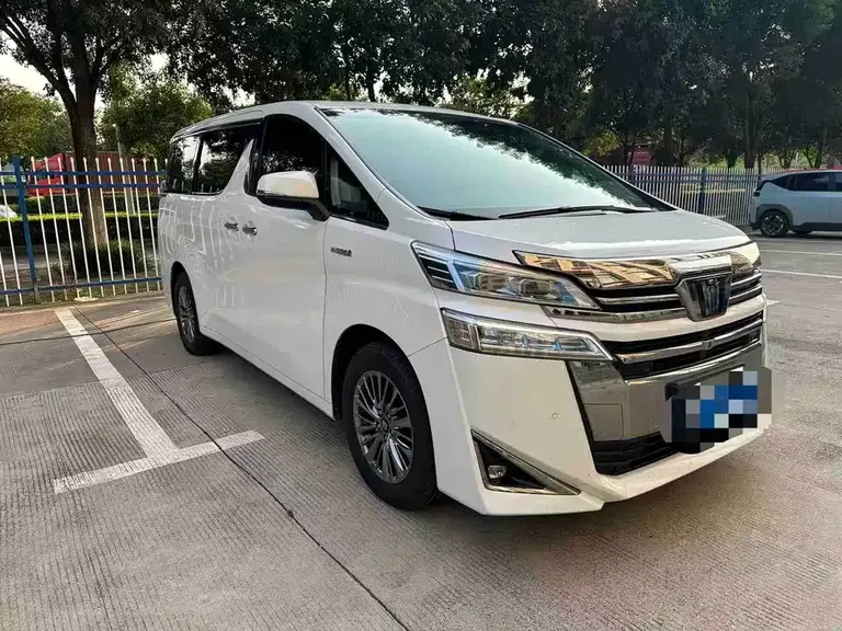 Toyota Vellfire Crown Dual Engine 2.5 L HV Distinguished