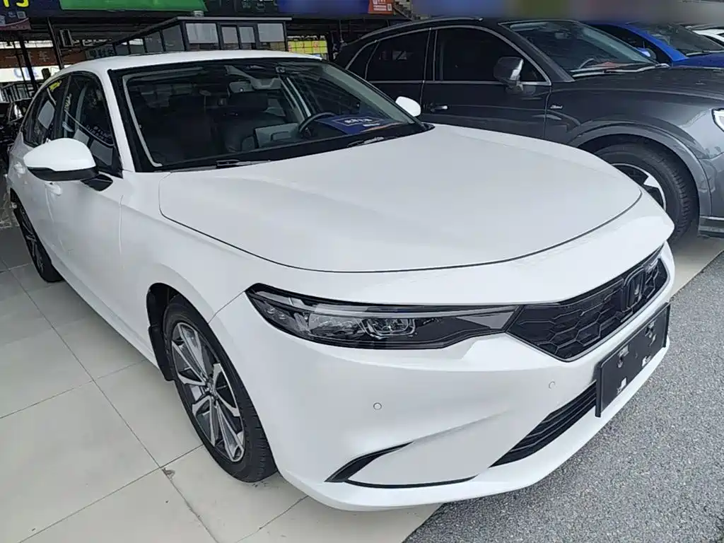 Integra 240 TURBO CVT Luxury