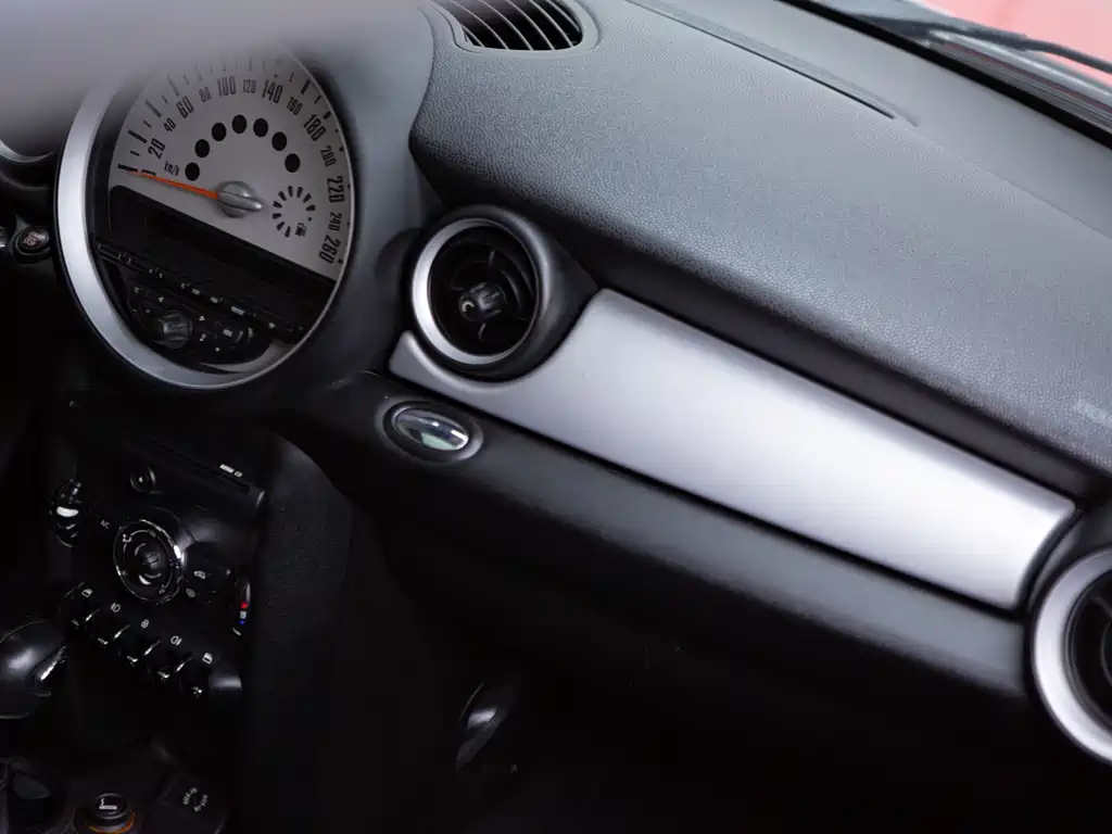 MINI 1.6 L COOPER Fun