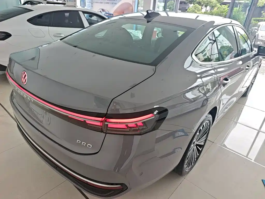 Passat Pro 380 TSI Dragon Supreme