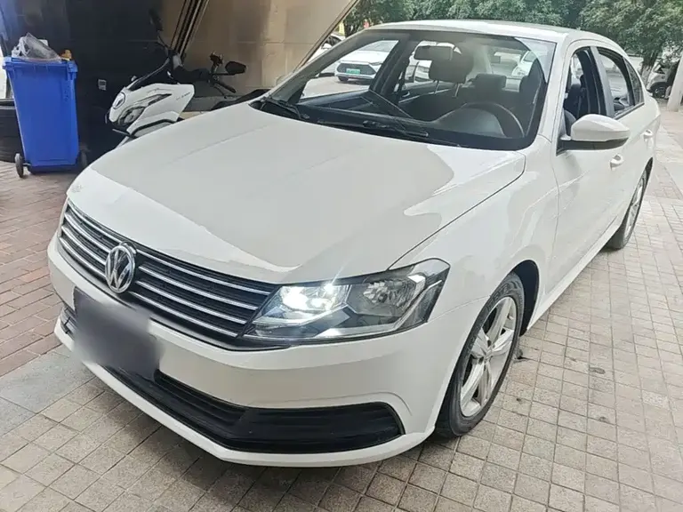 Volkswagen Lavida 1.6 L Auto Style