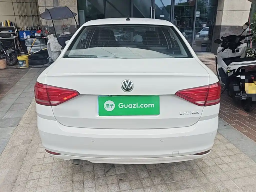 Lavida 1.6 L Auto Style