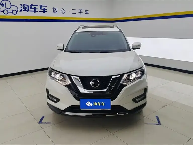 Nissan X-Trail 2.5 L CVT 4 WD XL ITS Luxury Navigator