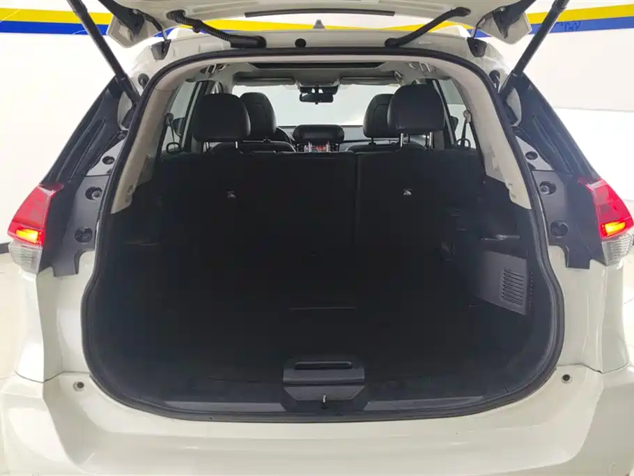 X-Trail 2.5 L CVT 4 WD XL ITS Luxury Navigator