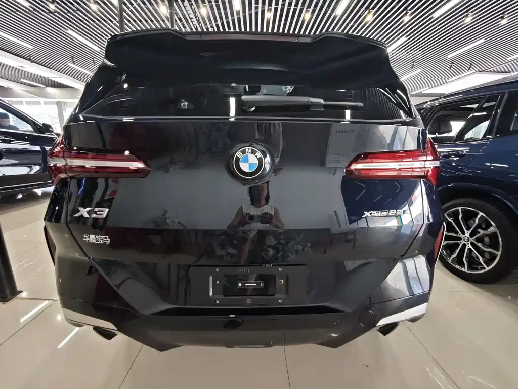 BMW X3 xDrive25 L Luxury Package