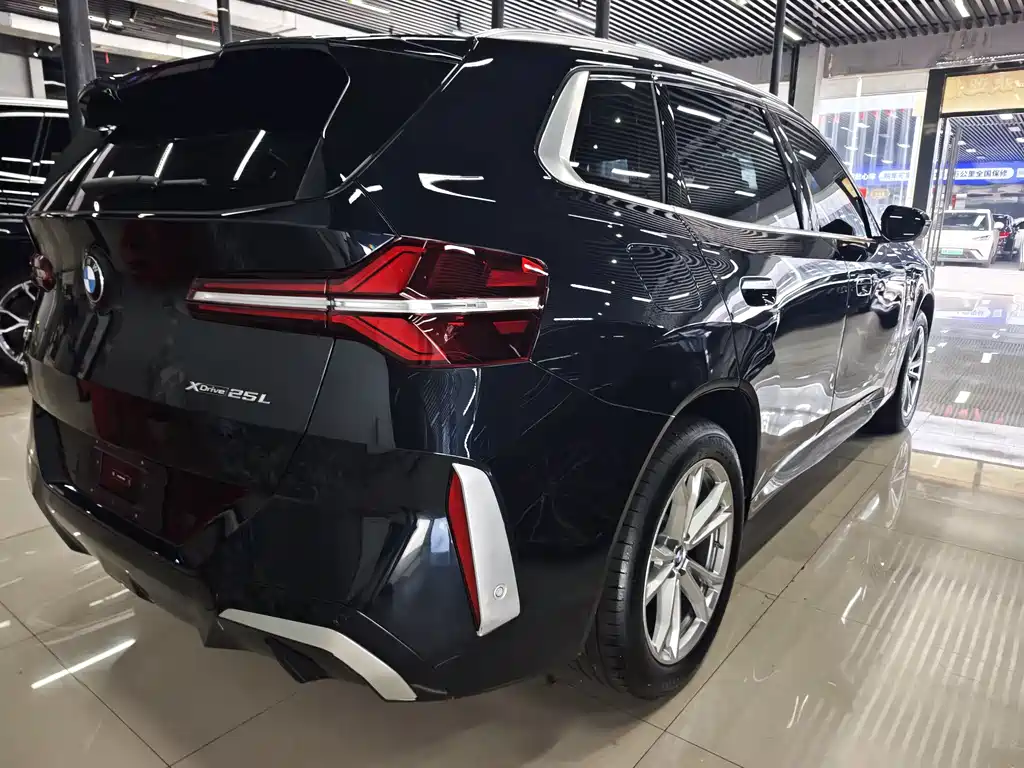 BMW X3 xDrive25 L Luxury Package