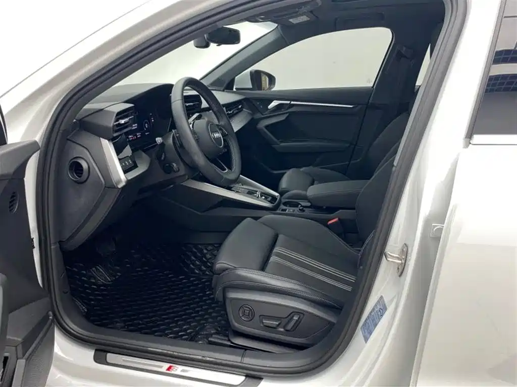 Audi A3 Facelift A3 L Limousine 35 TFSI Fashion Sport
