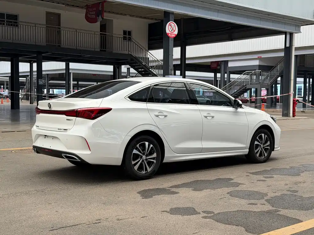 Eado PLUS Blue Whale NE 1.4 T GDI DCT Flagship