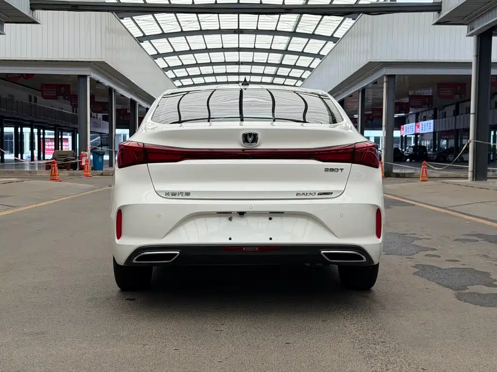 Eado PLUS Blue Whale NE 1.4 T GDI DCT Flagship