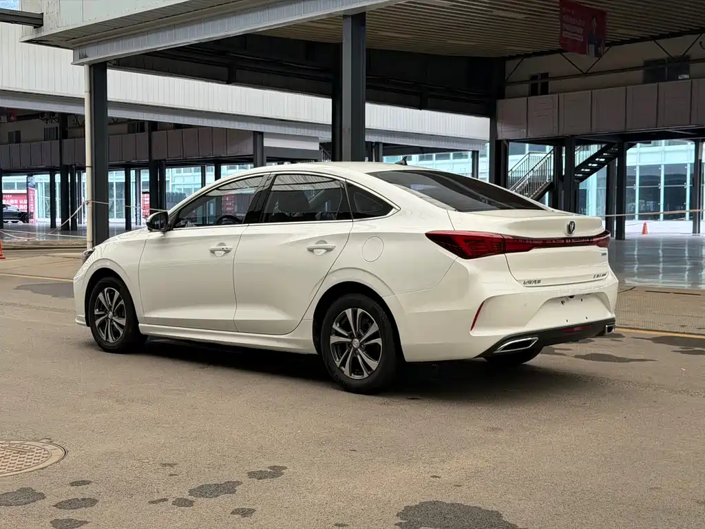 Eado PLUS Blue Whale NE 1.4 T GDI DCT Flagship