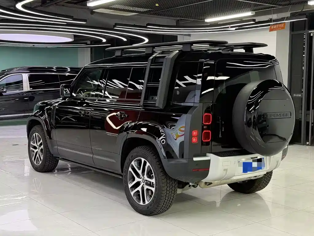 Land Rover Defender 110 3.0 T P400 Dark Special Edition