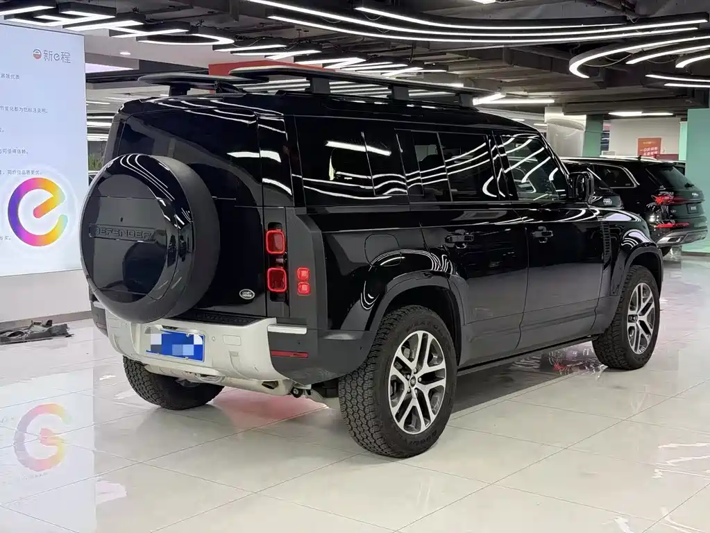 Land Rover Defender 110 3.0 T P400 Dark Special Edition