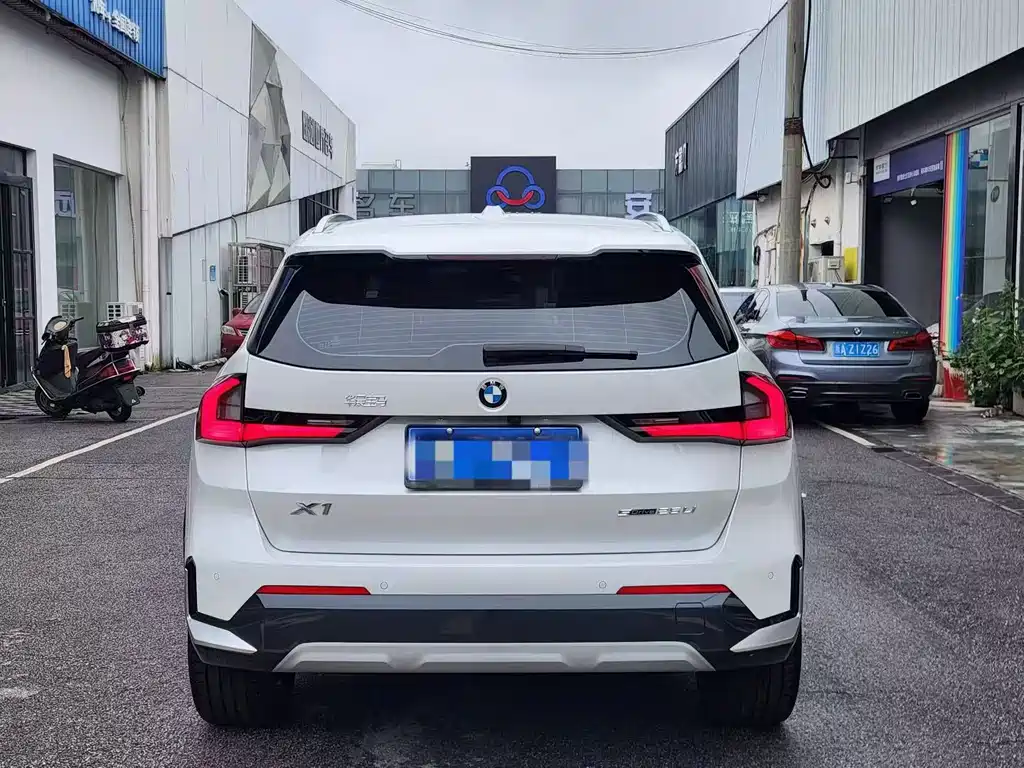 BMW X1 sDrive25 Li X Design Package