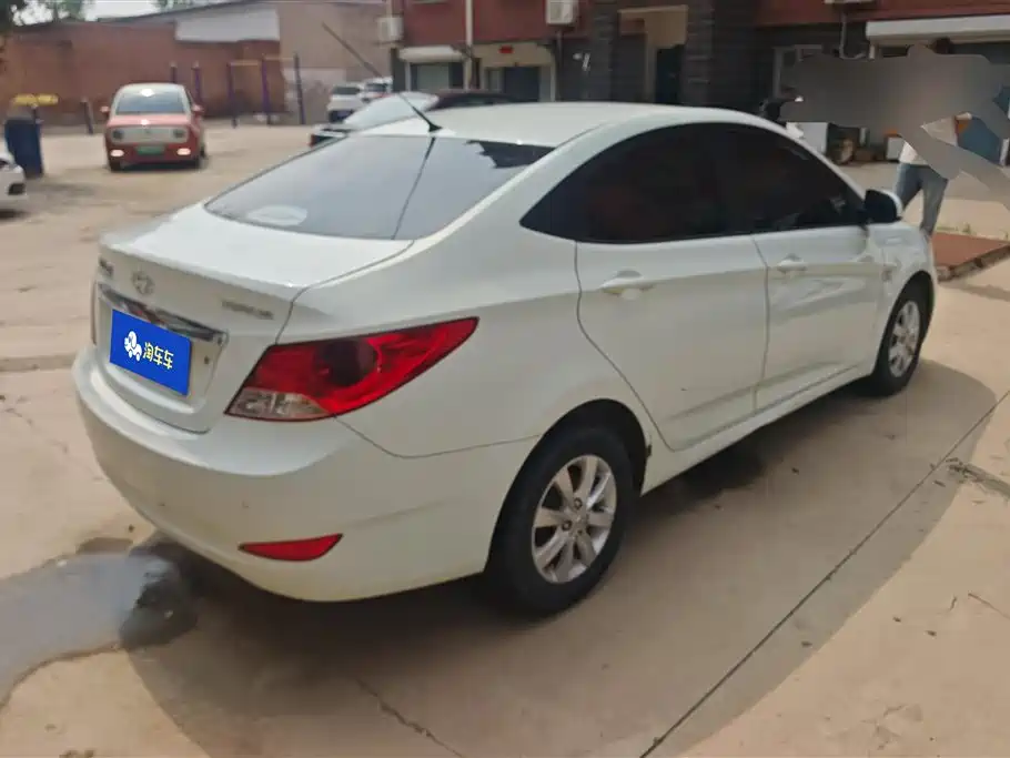 Accent 瑞纳 2010款 三厢 1.4 L 手动舒适型GS