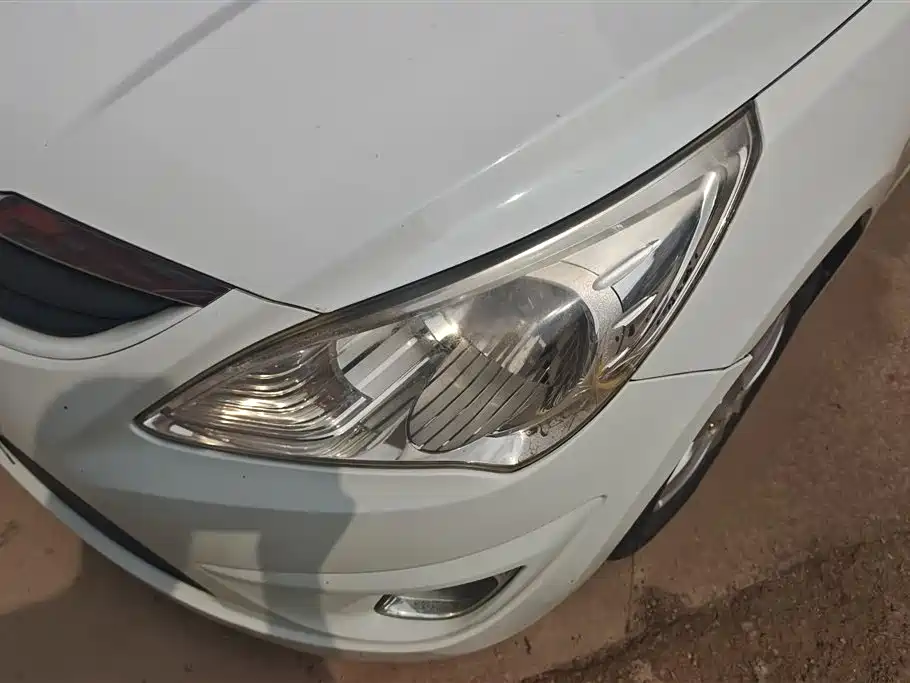 Accent 瑞纳 2010款 三厢 1.4 L 手动舒适型GS