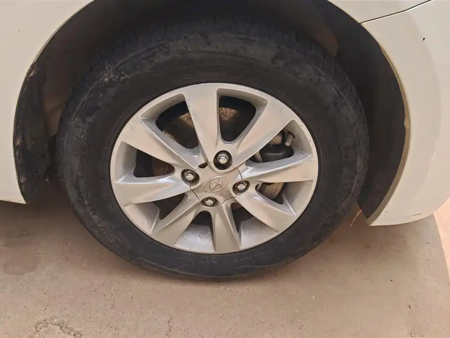 Accent 瑞纳 2010款 三厢 1.4 L 手动舒适型GS