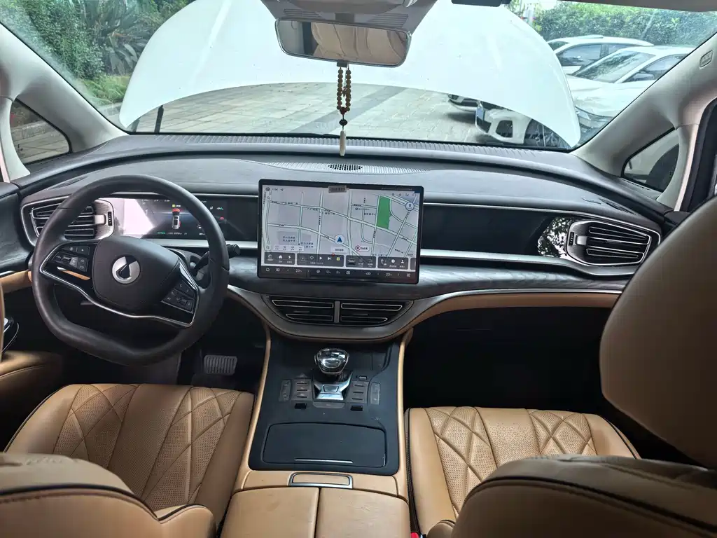 Denza D9 DM-i 970 Luxury