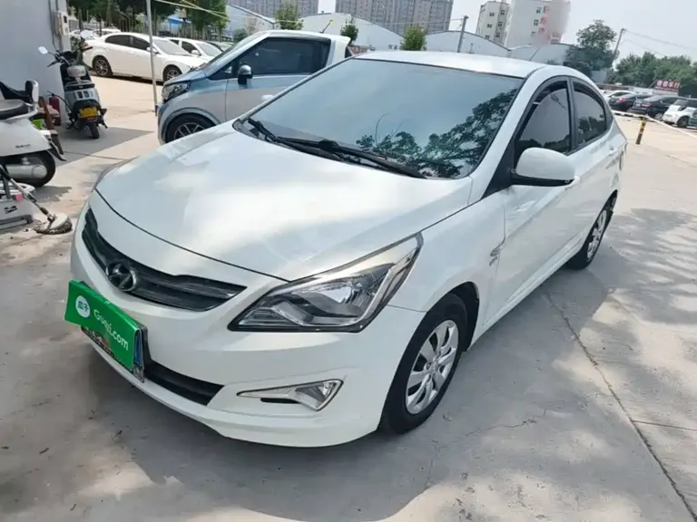 Hyundai Accent 1.4 L Manual Intelligent GLS