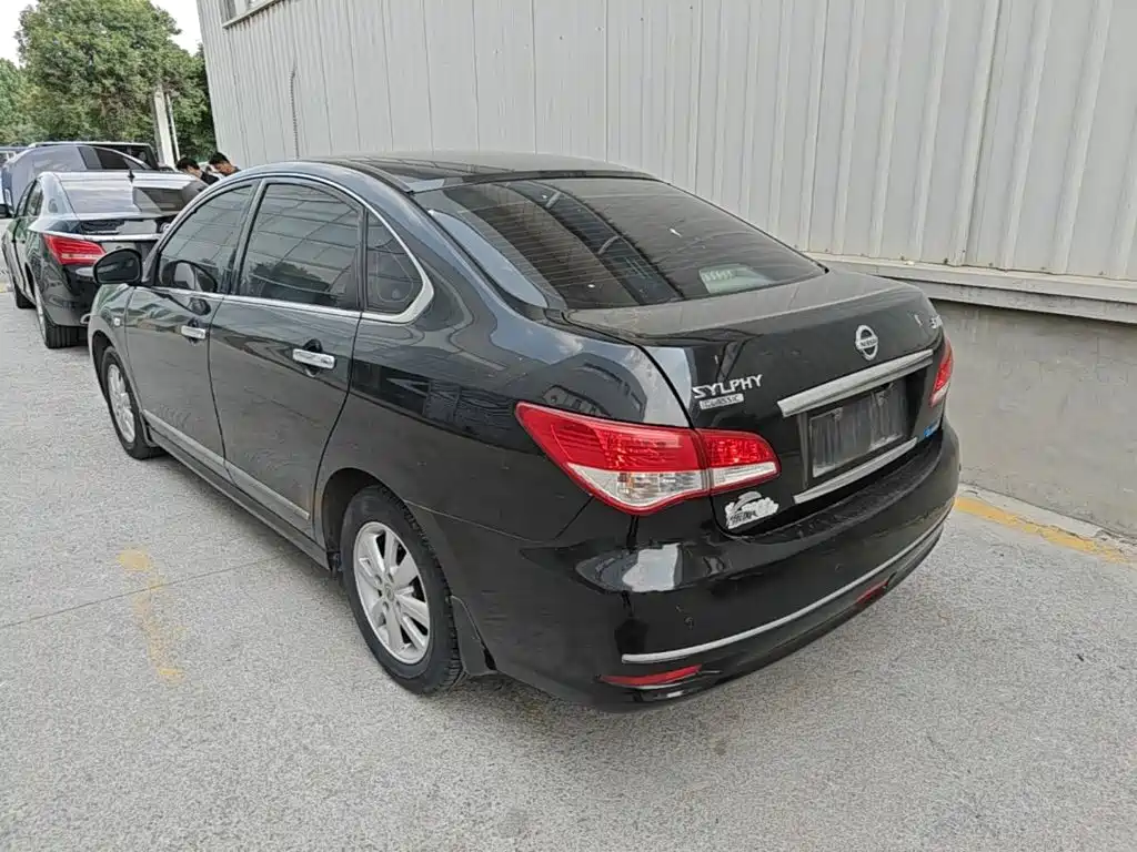 Sylphy Classic 1.6 XE Manual Leading