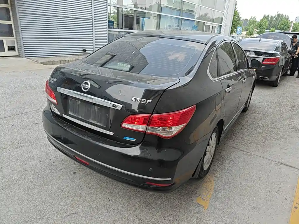 Sylphy Classic 1.6 XE Manual Leading