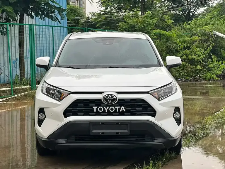Toyota RAV4 2.0 L CVT 2 WD Urban