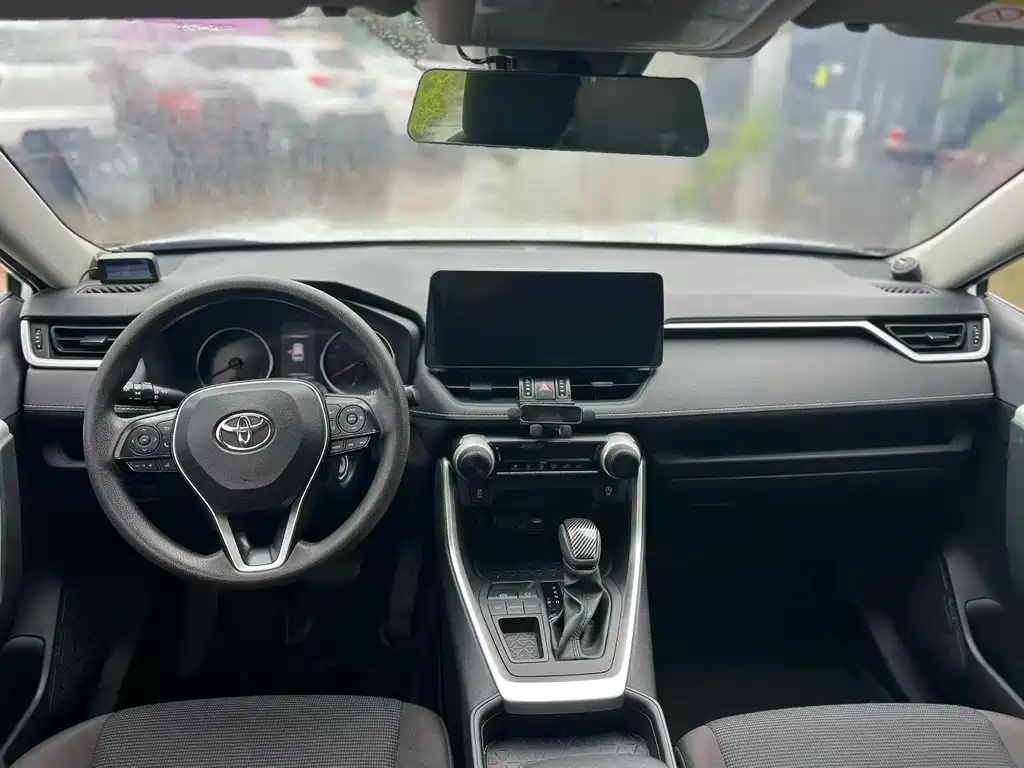 RAV4 2.0 L CVT 2 WD Urban