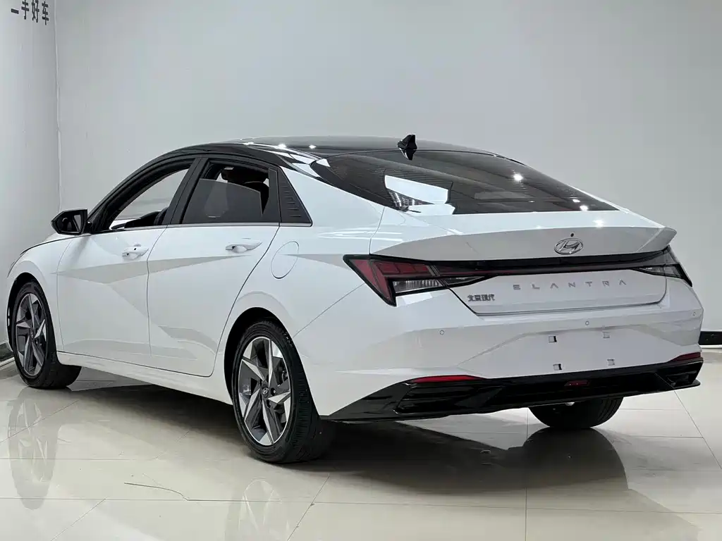 Elantra 1.5 L CVT LUX Distinguished