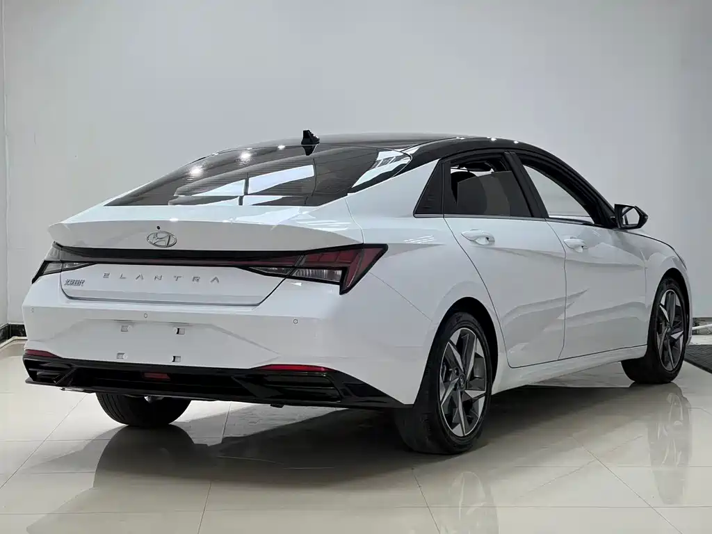Elantra 1.5 L CVT LUX Distinguished