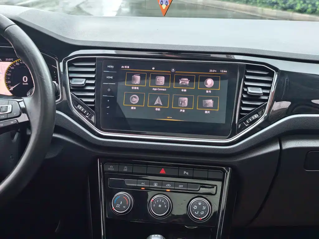 T-ROC 280 TSI DSG 2 WD Comfort Enjoyment PLUS