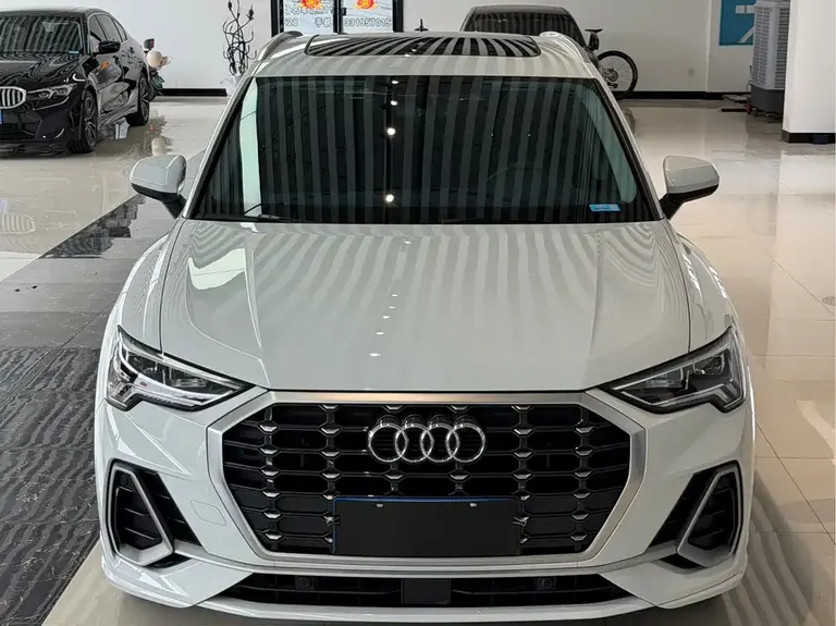 Audi Q3 35 TFSI Fashion Dynamic (1.4 T)