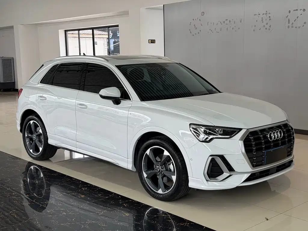 Audi Q3 35 TFSI Fashion Dynamic (1.4 T)