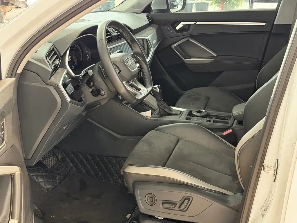 Audi Q3 35 TFSI Fashion Dynamic (1.4 T)
