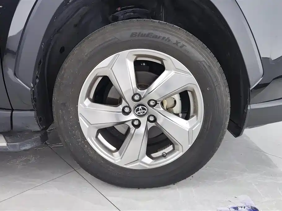 RAV4 2.0 L CVT 2 WD Style PLUS