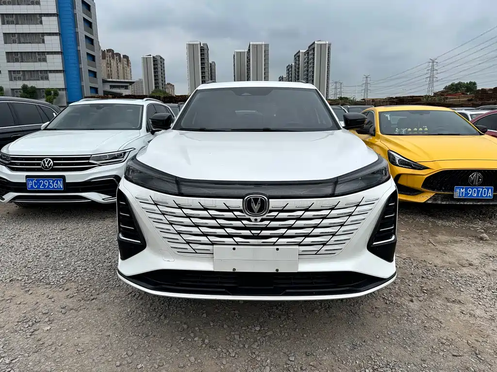 Changan CS75 PLUS 3 rd Gen Champion 1.5 T Smart Drive Power Navigation