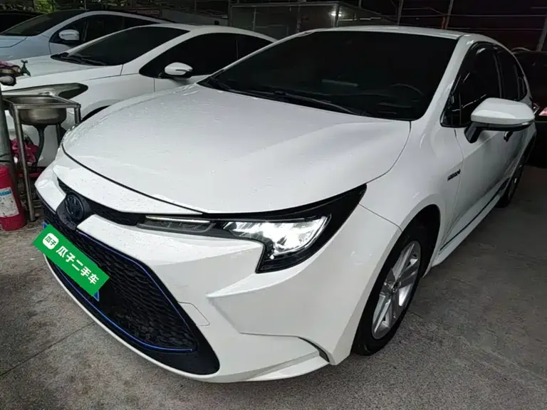 Toyota Levin Dual Engine 1.8 H E-CVT Leading