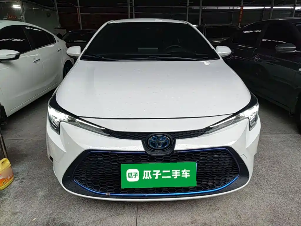 Levin Dual Engine 1.8 H E-CVT Leading