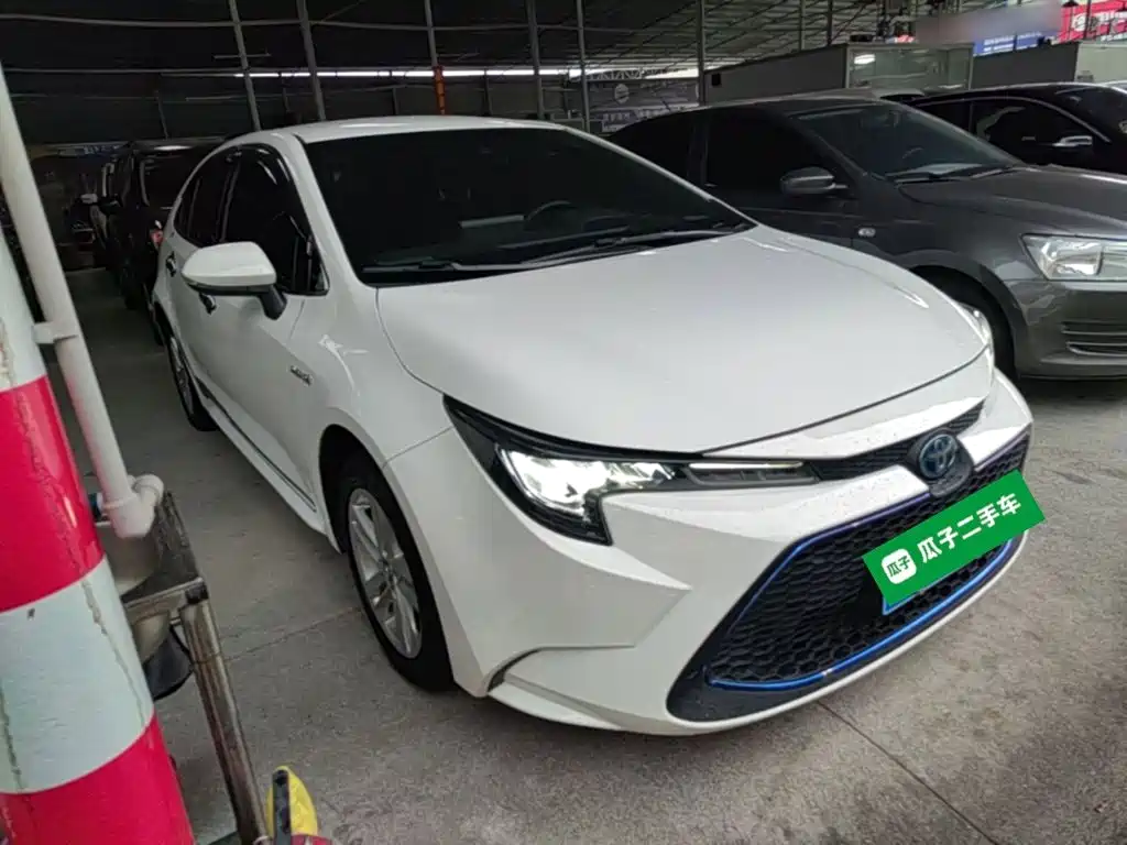 Levin Dual Engine 1.8 H E-CVT Leading