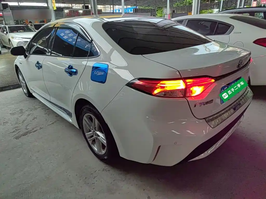 Levin Dual Engine 1.8 H E-CVT Leading