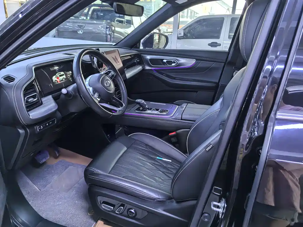GAC Trumpchi GS8 Navigator Series 2.0 TGDI 2 WD Luxury Connected (7-seat)