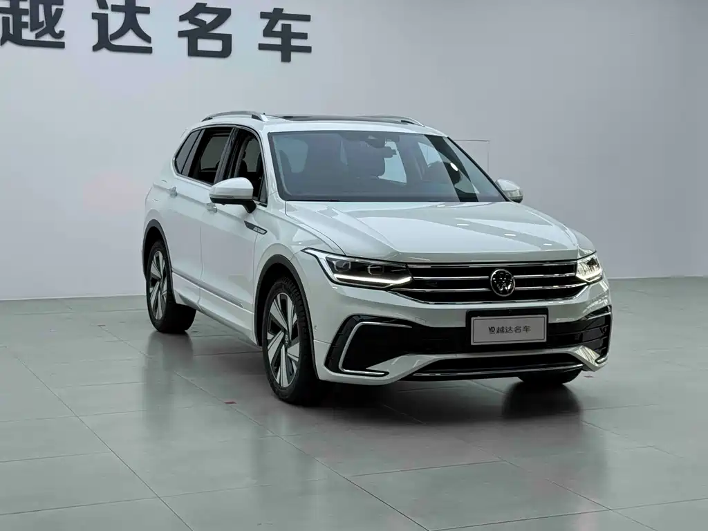 Tiguan L Facelift 330 TSI Auto 2 WD R-Line Premium
