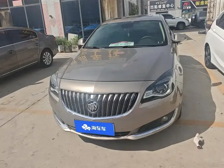 Buick Regal 2.0 L Elite Fashion
