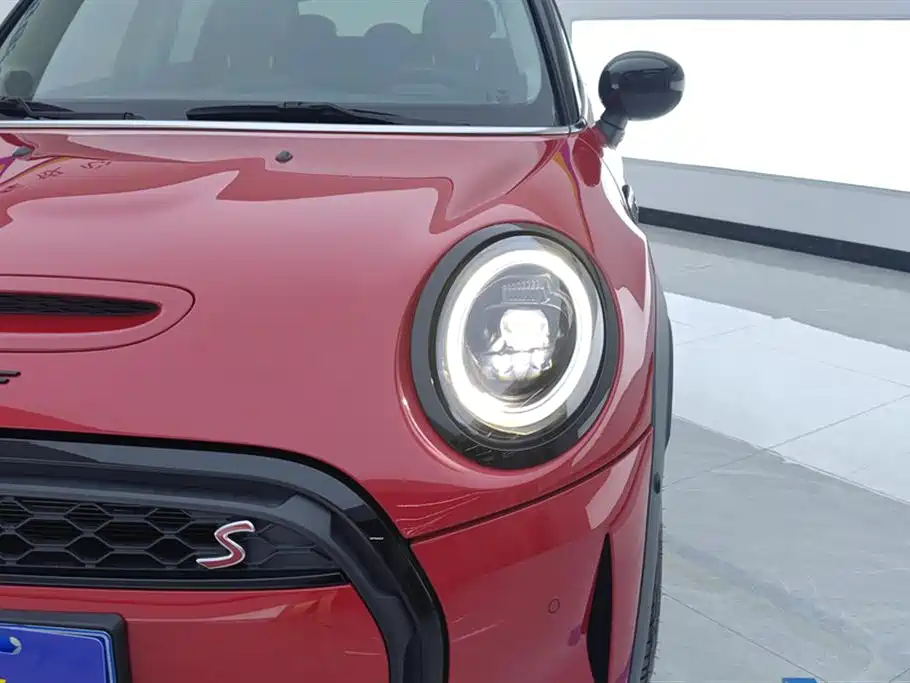 MINI 2.0 T COOPER S Artist 5-door