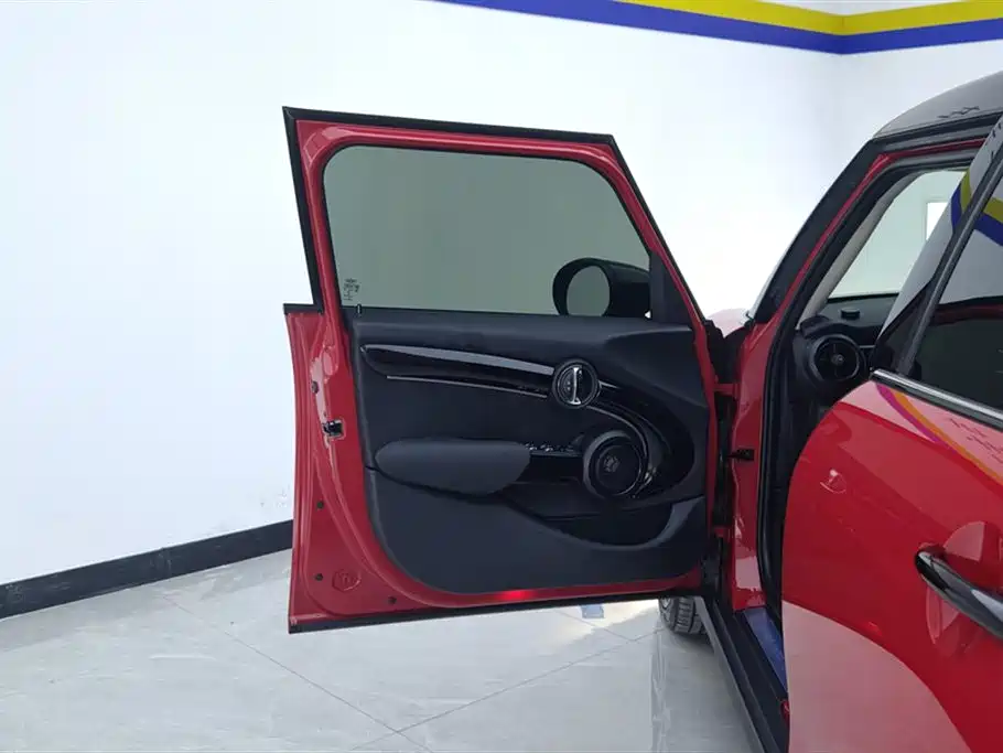 MINI 2.0 T COOPER S Artist 5-door