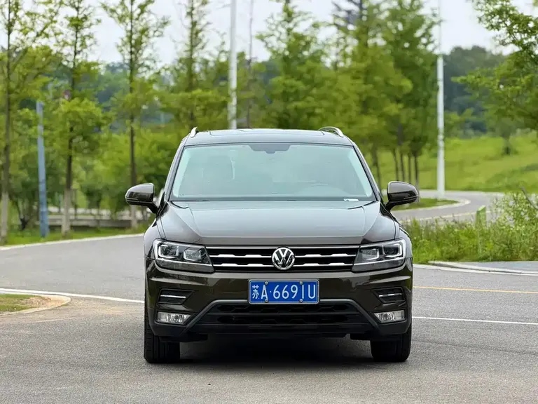 Volkswagen Tiguan L 330 TSI Auto 2 WD Smart Motion Luxury CN-VI