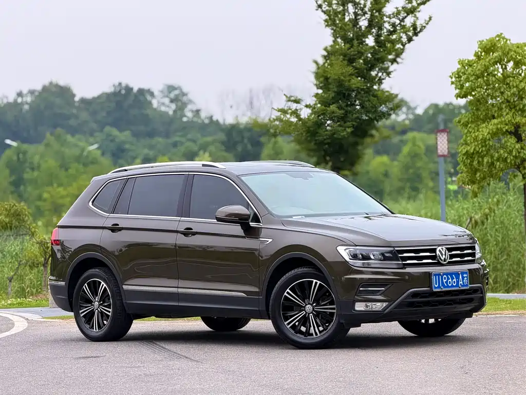 Tiguan L 330 TSI Auto 2 WD Smart Motion Luxury CN-VI